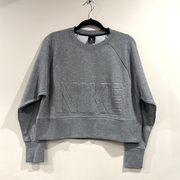 🔥NWOT Nike Gray Crewneck Sweatshirt🔥 - Picture 1 of 7